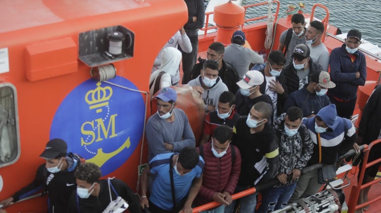 Salvamar Suhail llegando a Puerto América