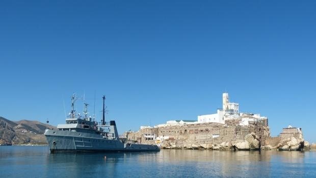 La Armada envía apoyo logístico desde Cádiz a las plazas de soberanía española del Norte de África y la isla de Alborán