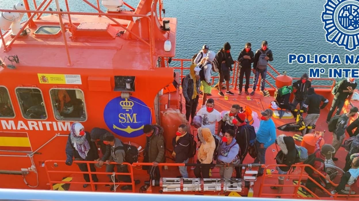 Llega de inmigrantes a Cádiz