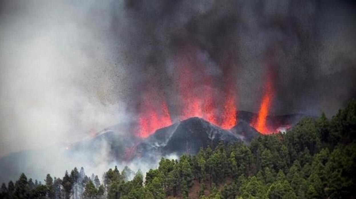 Los expertos responden a la posibilidad de un tsunami en Andalucía tras la erupción del volcán de La Palma