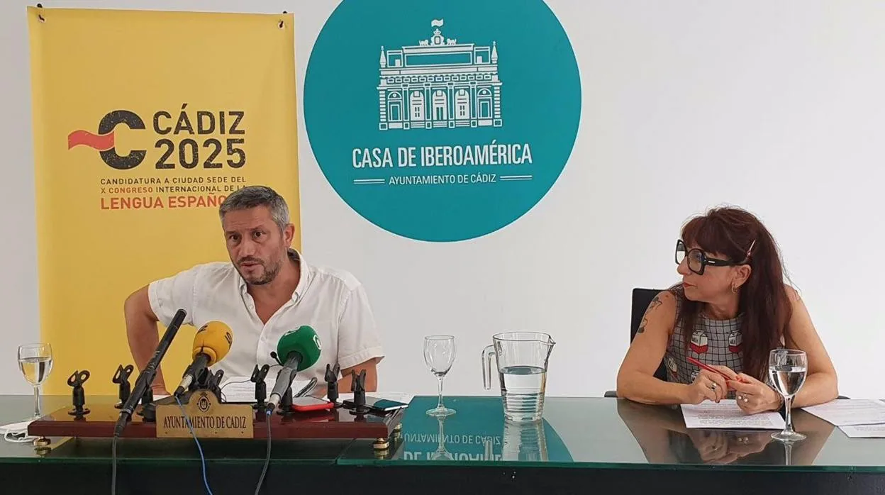 Carlos Paradas y Montemayor Mures, concejales del Ayuntamiento de Cádiz.