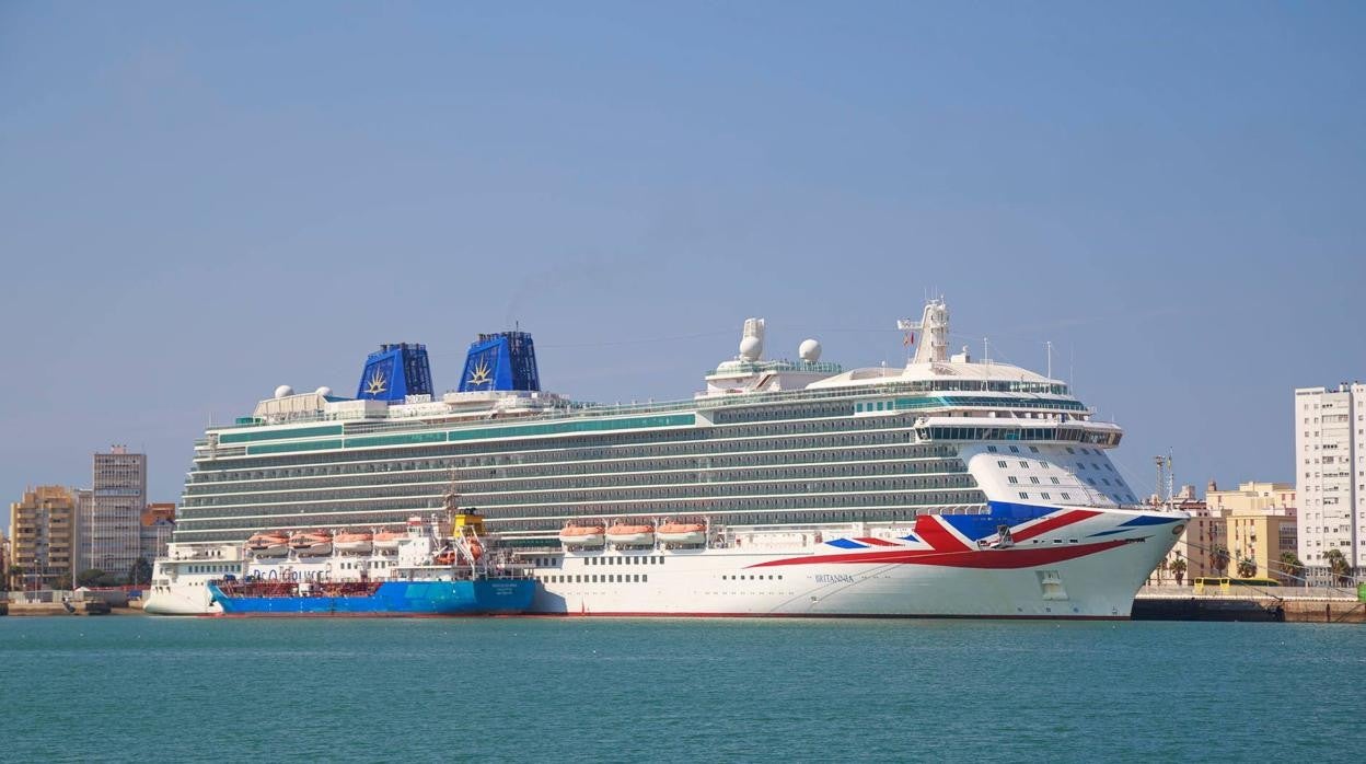 Casi 4.000 personas llegan a Cádiz a bordo del crucero &#039;Britannia&#039;