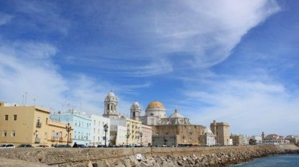 Un frente nuboso trae lluvias a la provincia para el domingo