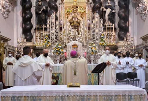 El obispo, Rafael Zornoza, ha presidido la función