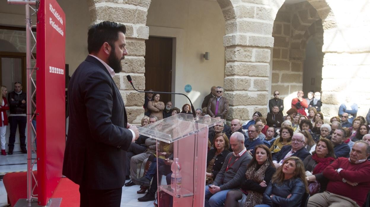 Fran González, en un acto del PSOE.