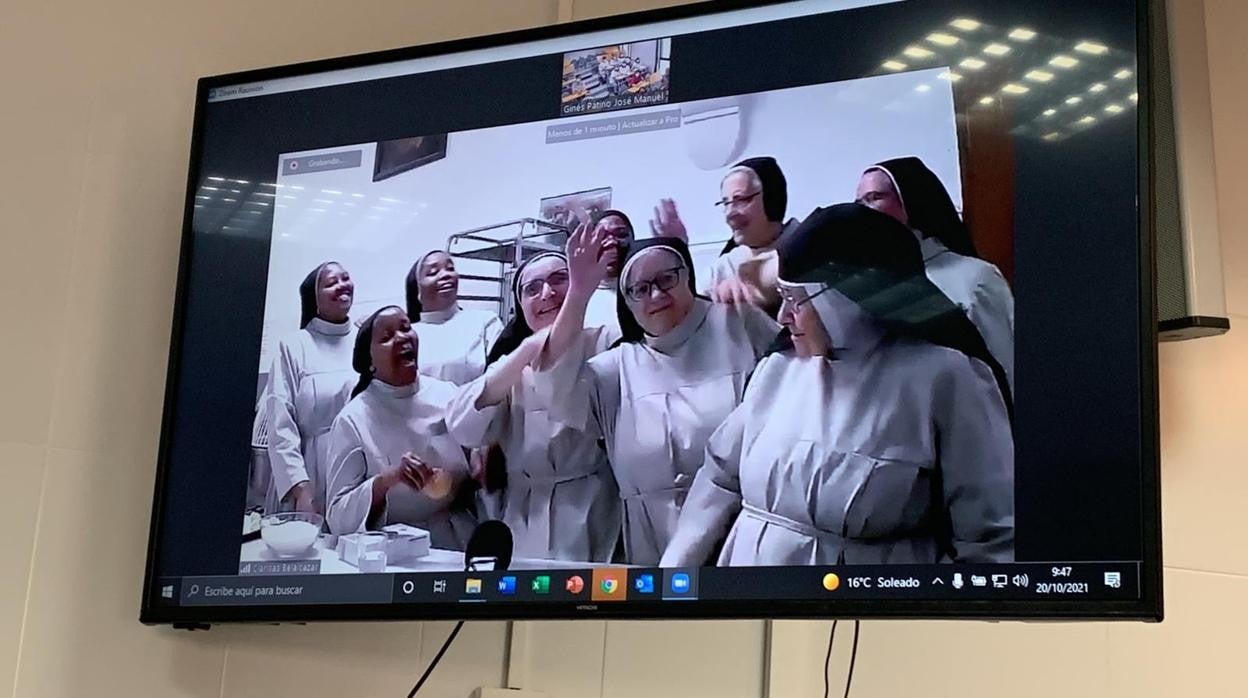 Las monjas clarisas en videoconferencia con la Escuela.