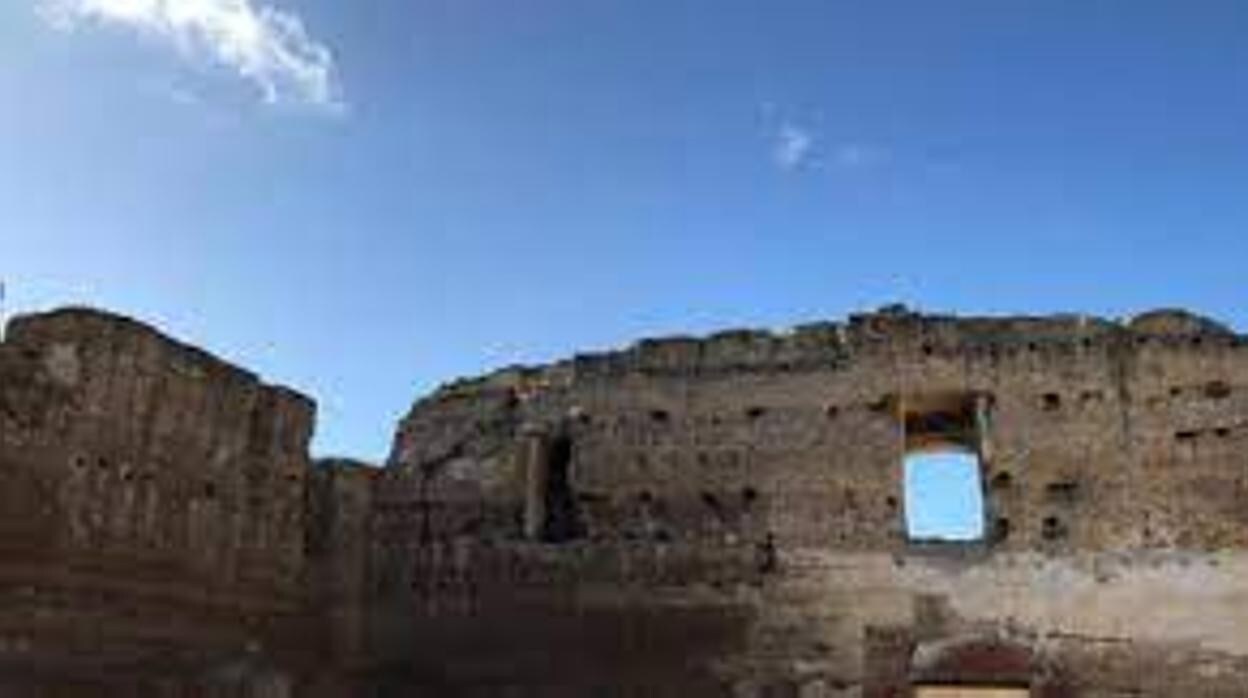 El castillo del Hierro, de gran valor patrimonial y considerado el origen del núcleo poblacional de Fuentes