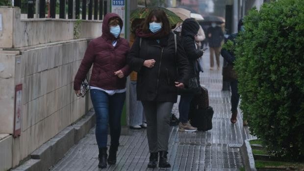 El coronavirus mantiene su baja incidencia en Cádiz con sólo una quincena de casos nuevos