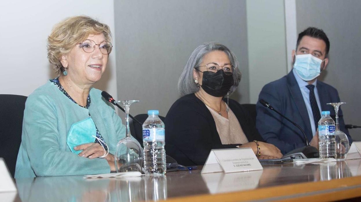 Carmen Collado en el foro FEM con Gemma García y Fran González.