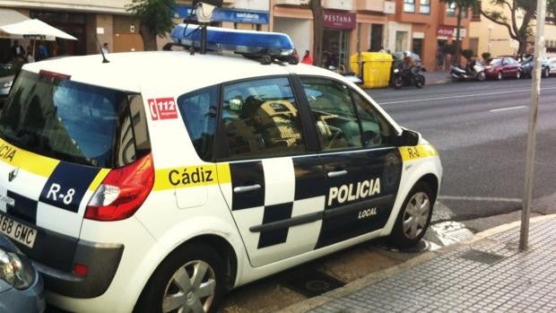 El Sindicato de la Policía Local de Cádiz reclama agentes especializados para la seguridad en la Punta