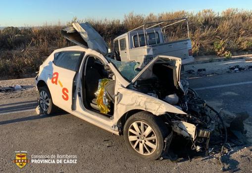 Estado en el que ha quedado el turismo cuyo conductor ha fallecido.