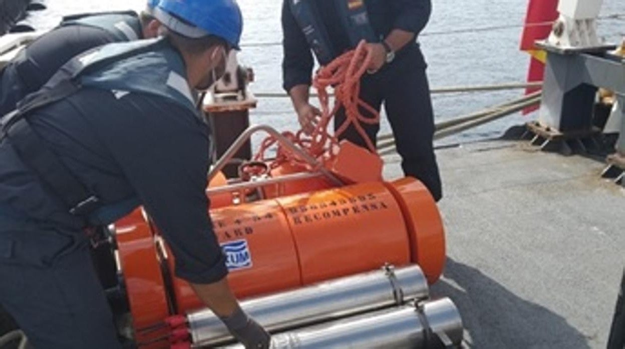 Sismómetros de fondo marino a bordo del 'Malaspina'.