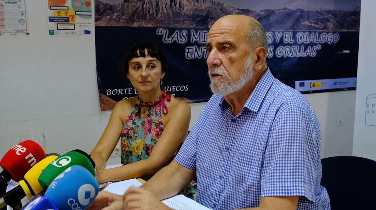 El Padre Gabriel Delgado en una rueda de prensa en Tierra de Todos