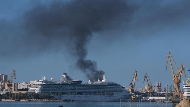 La patronal condena los piquetes y estima el seguimiento de la huelga en el 15%