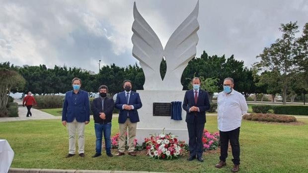 Inaugurado el monumento a los fallecidos por Covid en Chiclana