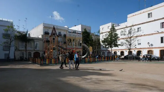 Kichi revoluciona el callejero de Cádiz cambiando 29 vías y plazas de la capital