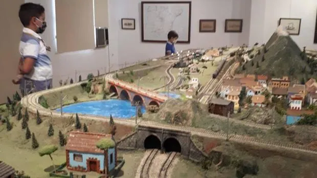 Visita cultural al Museo del Ferrocarril de La Roda: dos siglos de historia para los nostálgicos del tren