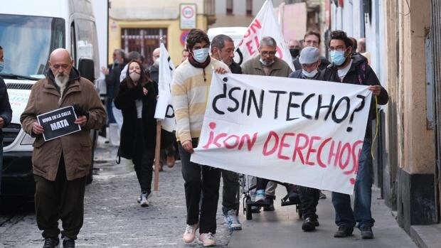 Los 'sin techo' se rebelan contra Kichi en Cádiz
