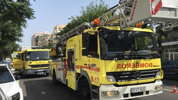 Incendio en una vivienda de la calle Trille de Cádiz