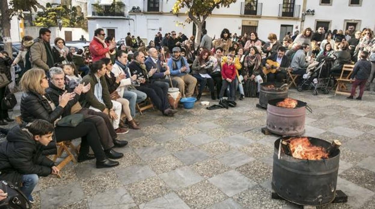 Una zambomba flamenca representada en un Belén