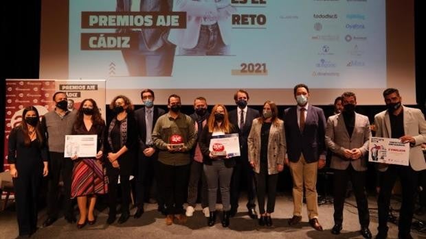 Laboratorios Abbap Pharma y Babblá Estudio, ganadores de los Premios AJE Cádiz 2021