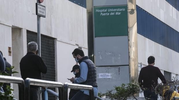 Cádiz registra casi un centenar de contagios en 24 horas pero baja el número de hospitalizados