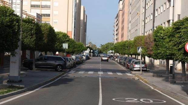 El barrio de Astilleros, ante las nuevas zonas de aparcamiento y contra el nuevo carril-bici