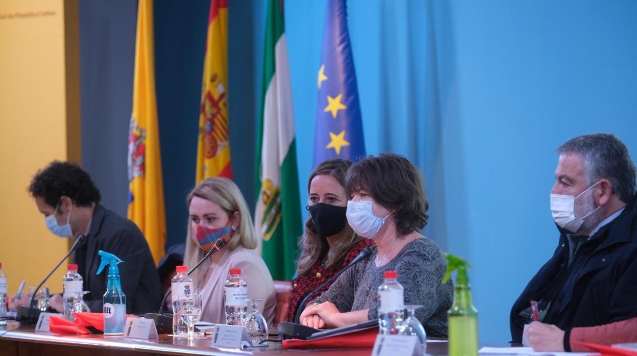 Momento de la inaguración de InnovaConcrete en la Facultad de Filosofía y Letras de Cádiz.