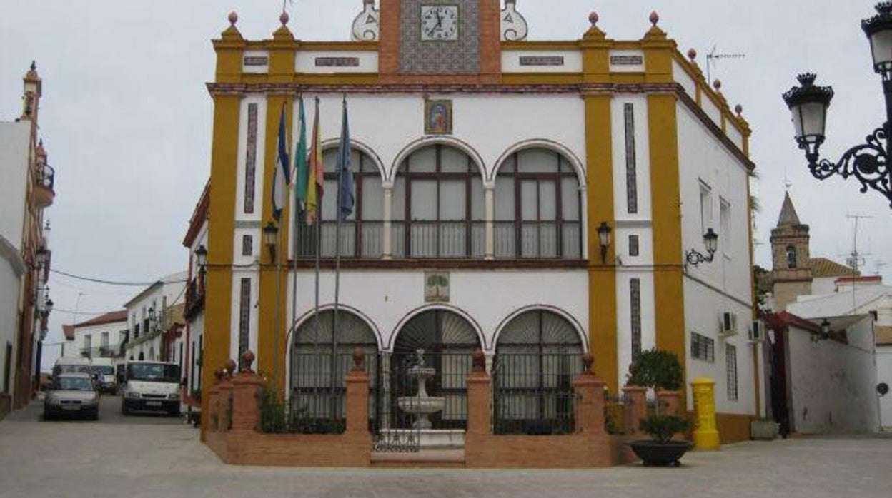 Ayuntamiento de Huévar, en la Plaza España, centro del municipio aljarafeño