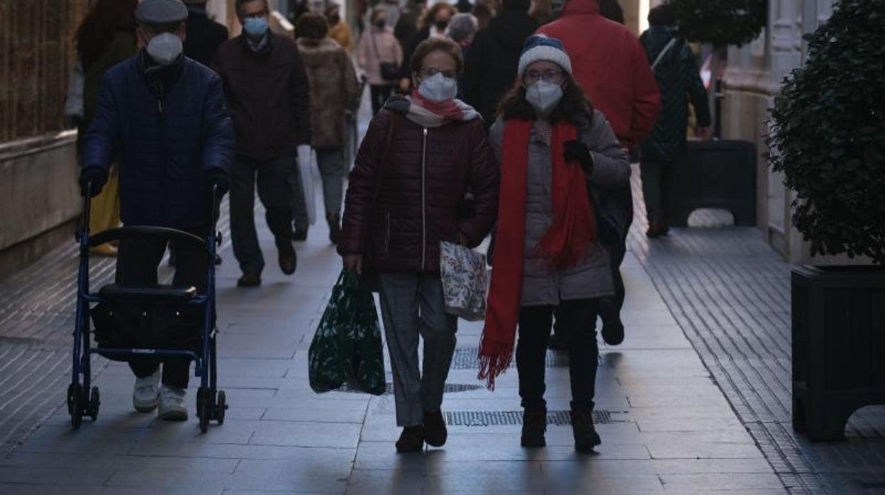 Cádiz supera los 200 puntos de tasa y suma dos nuevas muertes por Covid