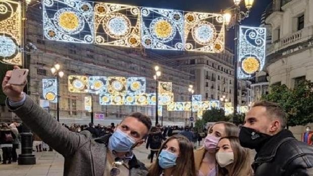 Comidas de Navidad sin copas ni baile: Salud lanza sus recomendaciones anti Covid para Andalucía