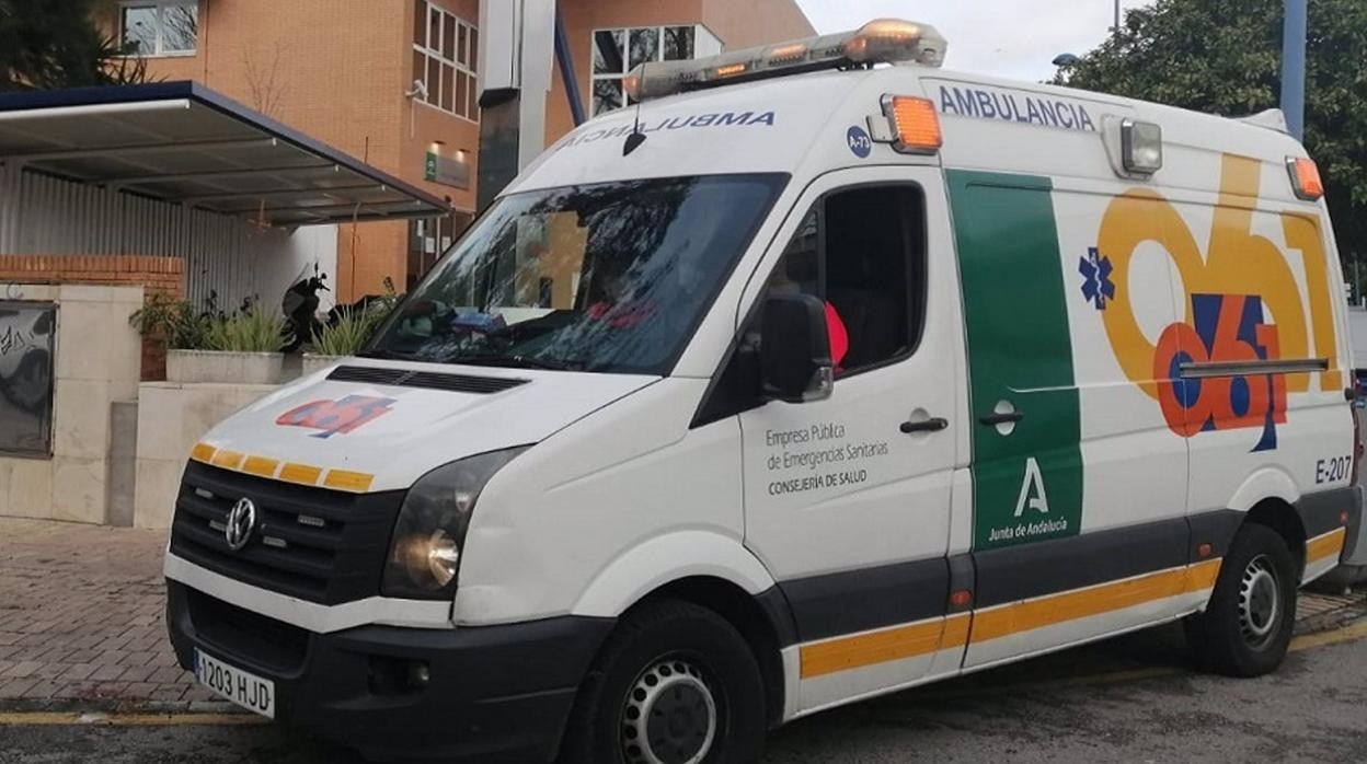 Heridos un hombre y un niño de dos años en el incendio de una vivienda en Jerez