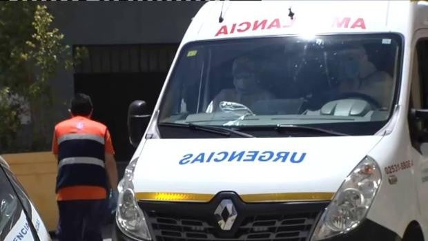 Dos mujeres y una niña de cuatro años se intoxican con una chimenea en Algeciras