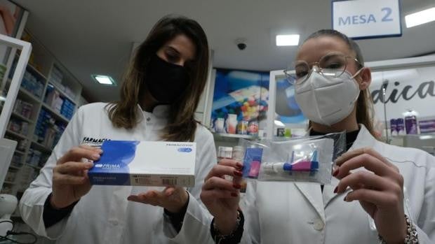 Las farmacias de Cádiz tendrán este martes test de antígenos