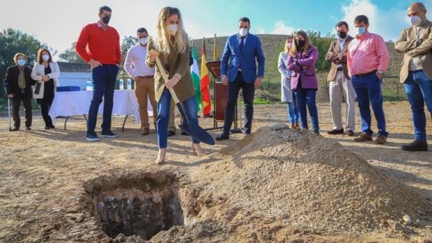 Primera piedra para el nuevo pabellón polideportivo cubierto de Algar