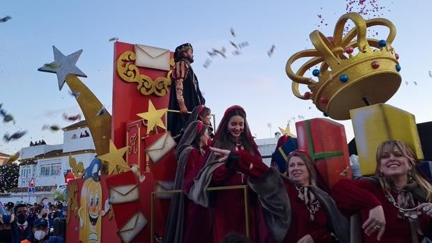 La ilusión regresa a las calles de San Fernando con la Cabalgata de los Reyes Magos