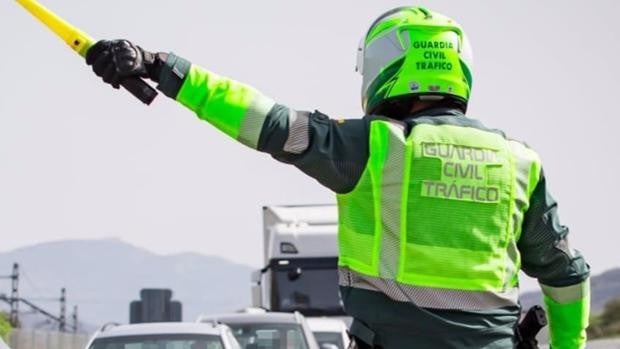 Cuatro heridos tras colisionar dos turismos en Arcos