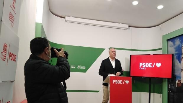 El PSOE de Cádiz pide un «plan de choque» contra «el caos» en los centros de salud