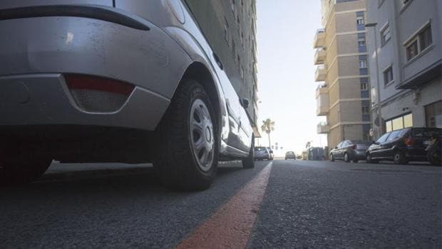 Abierto el plazo de renovación de la tarjeta para las zonas de estacionamiento verde y naranja en Cádiz
