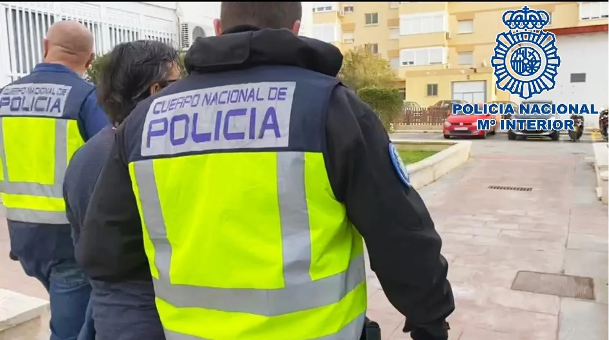 El técnico de la Universidad de Cádiz detenido por pornografía infantil  grababa a sus compañeros y a alumnos en el baño