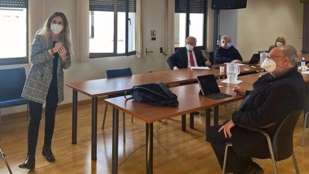 Mestre participa en una reunión para seguir avanzando en el proyecto del nuevo hospital de Cádiz