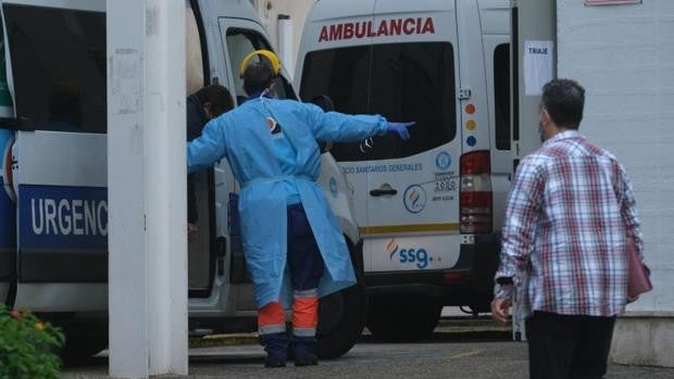 Se disparan los ingresos por covid en el Hospital Puerta del Mar