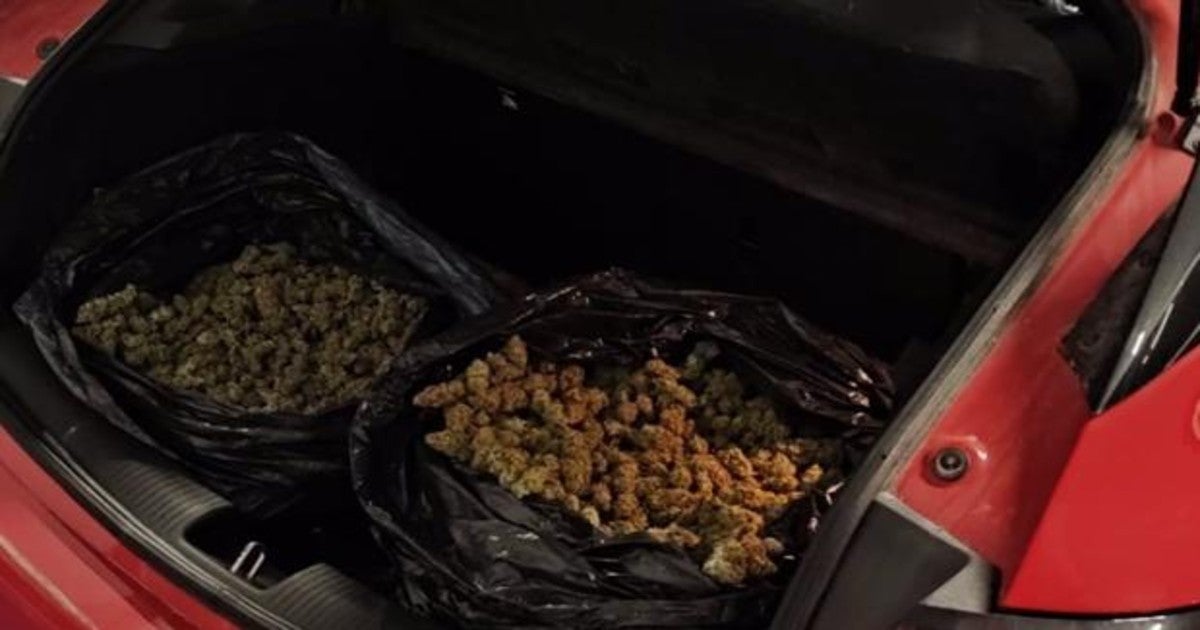 Detenidas dos personas en Jerez transportando cinco kilos de marihuana en un vehículo