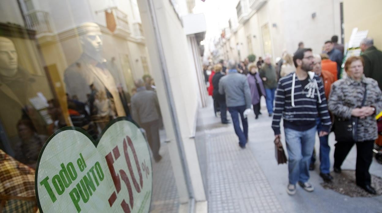 Springfield cierra su tienda de la calle Columela en Cádiz