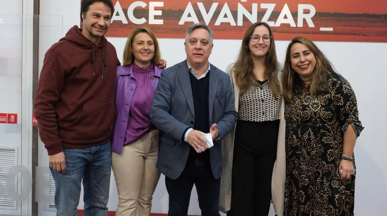 Los cinco concejales del Grupo Municipal Socialista en el Ayuntamiento de Cádiz.