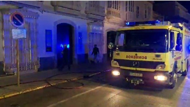 Alarma en Chiclana por un incendio en una vivienda de la calle Jesús Nazareno