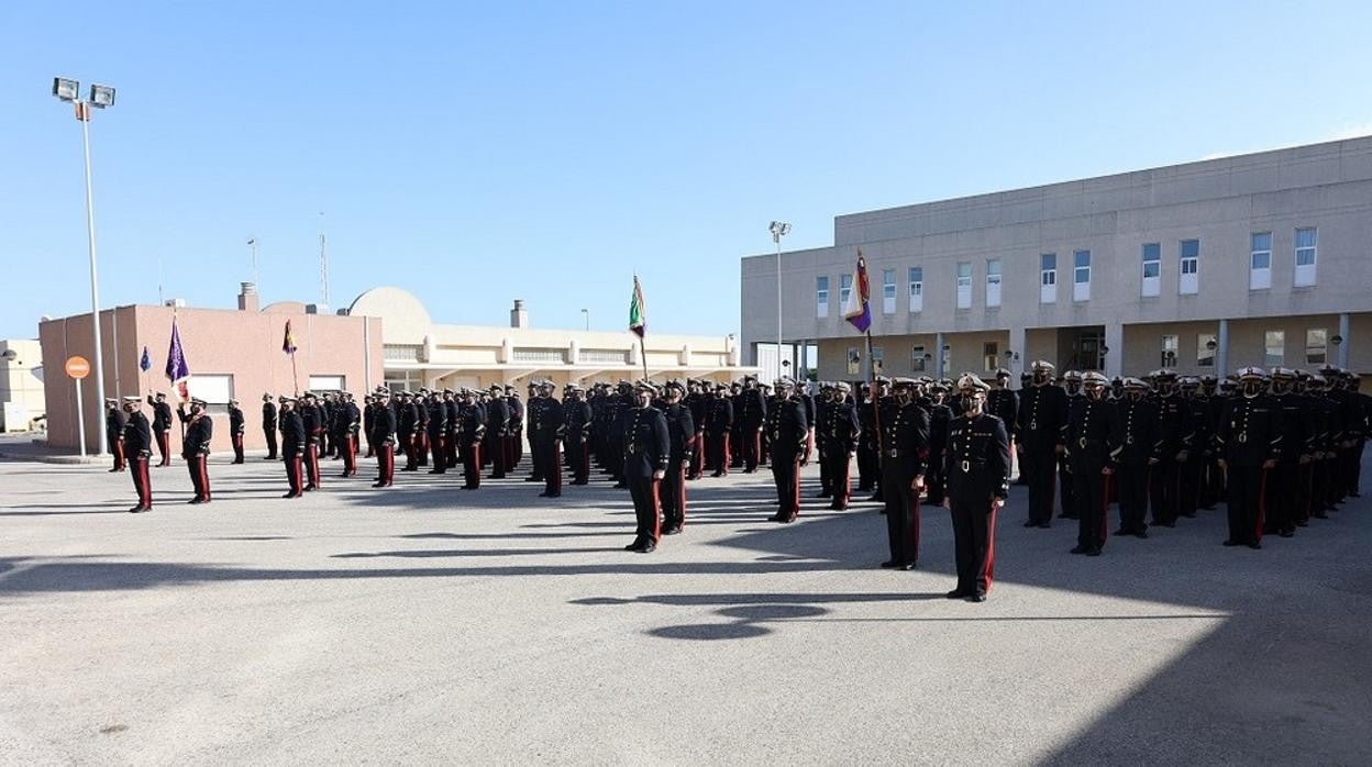 Formación durante el acto de homenaje.