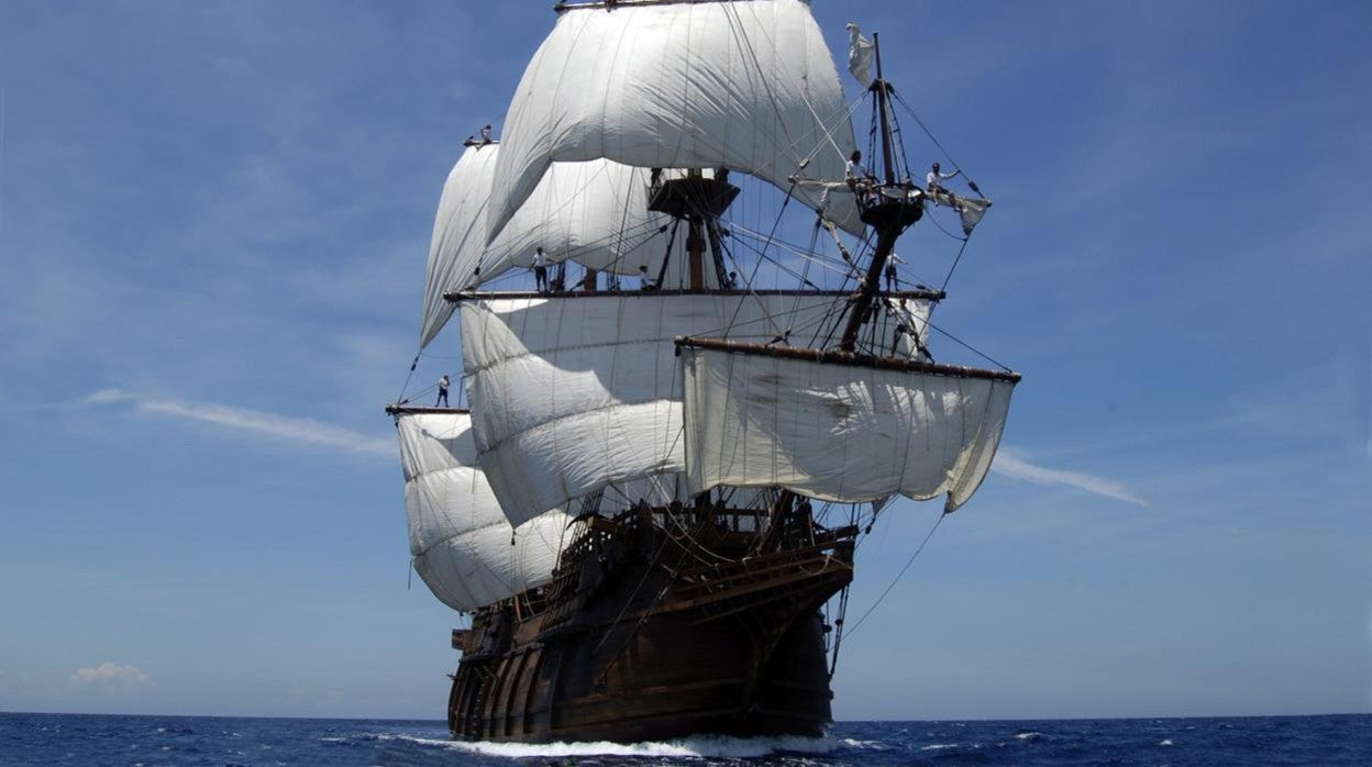 El Galeón Andalucía navegando.