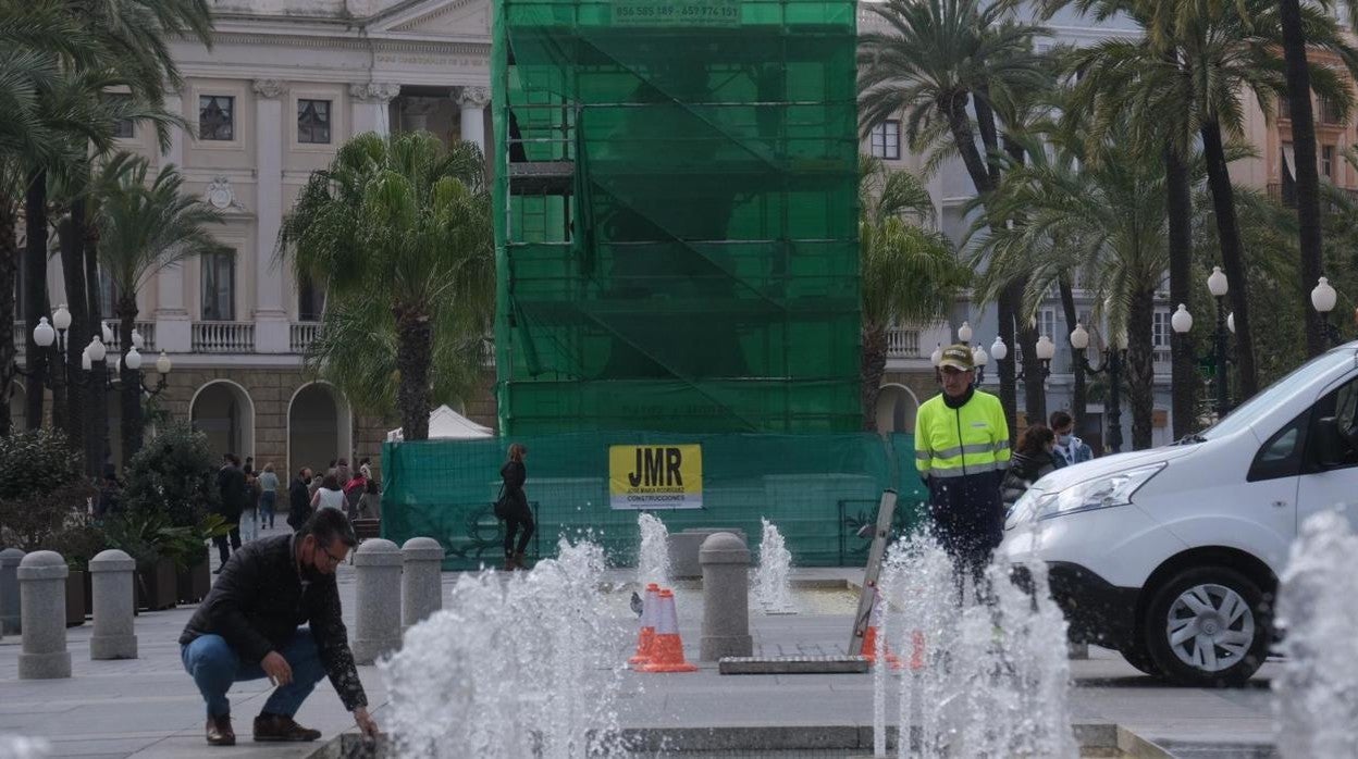 Arranca la restauración del monumento a Moret en Cádiz