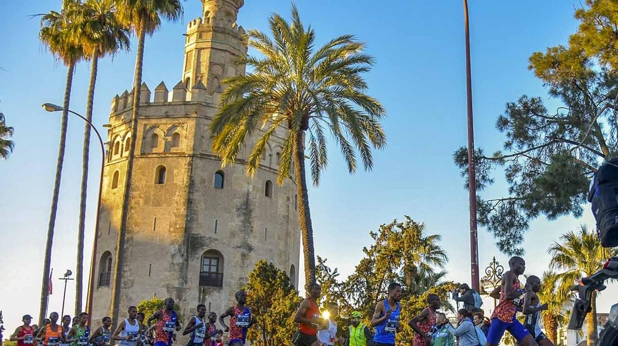 La provincia de Cádiz se promociona como destino de turismo deportivo en la Maratón de Sevilla